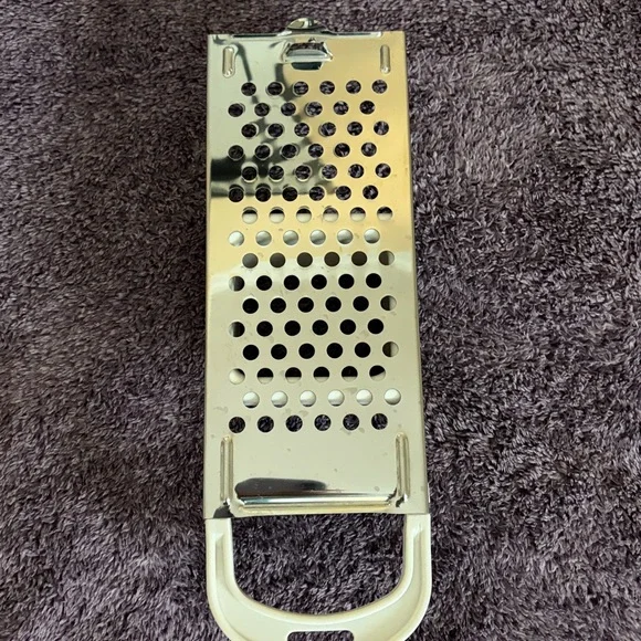 White and Silver Grater with Handle - Picture 2 of 2